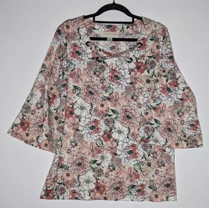 Emaline floral bell sleeve w/cross chest top Sz M